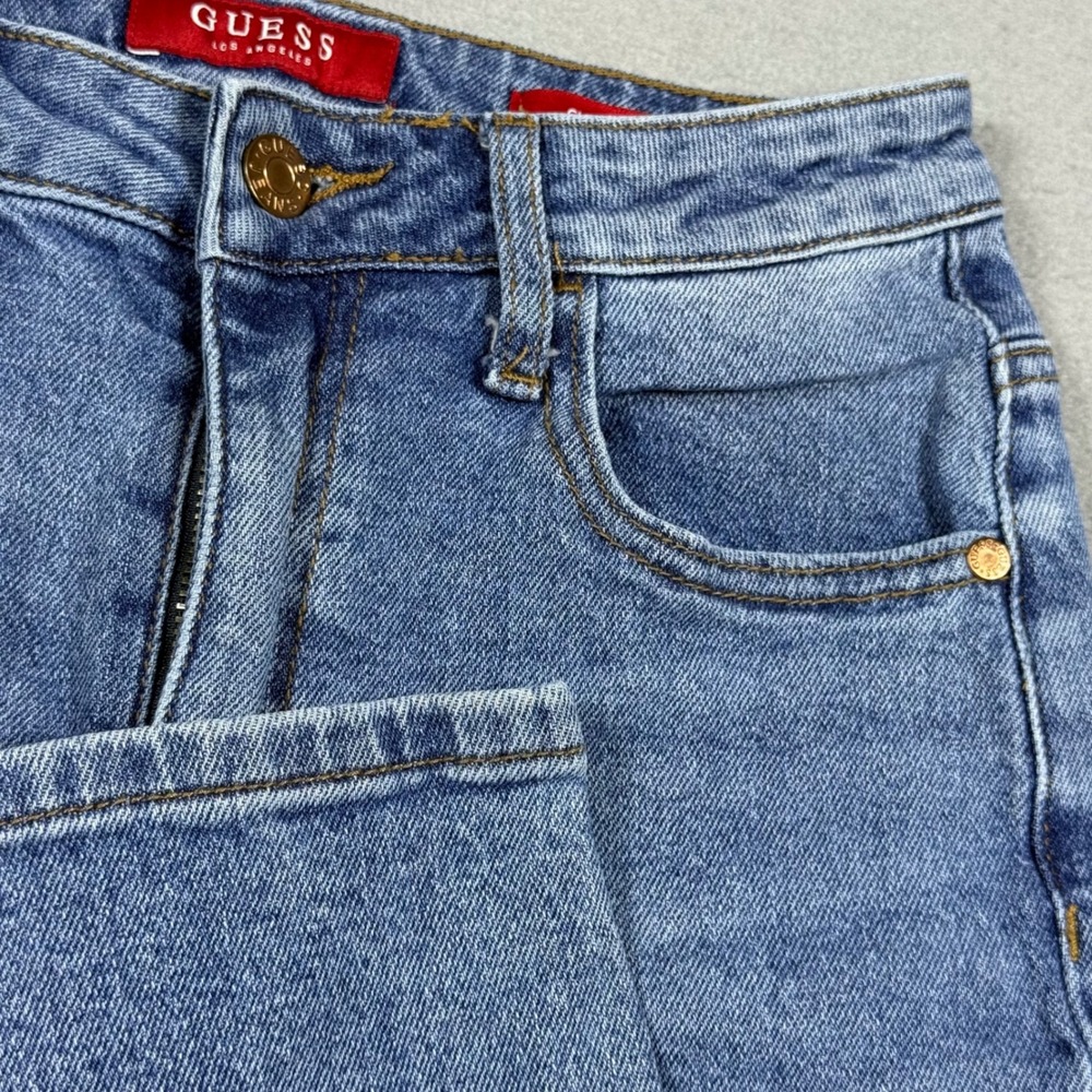 Guess Los Angeles Classic Mom Jean High Waisted Medium Wash Blue Denim 26
